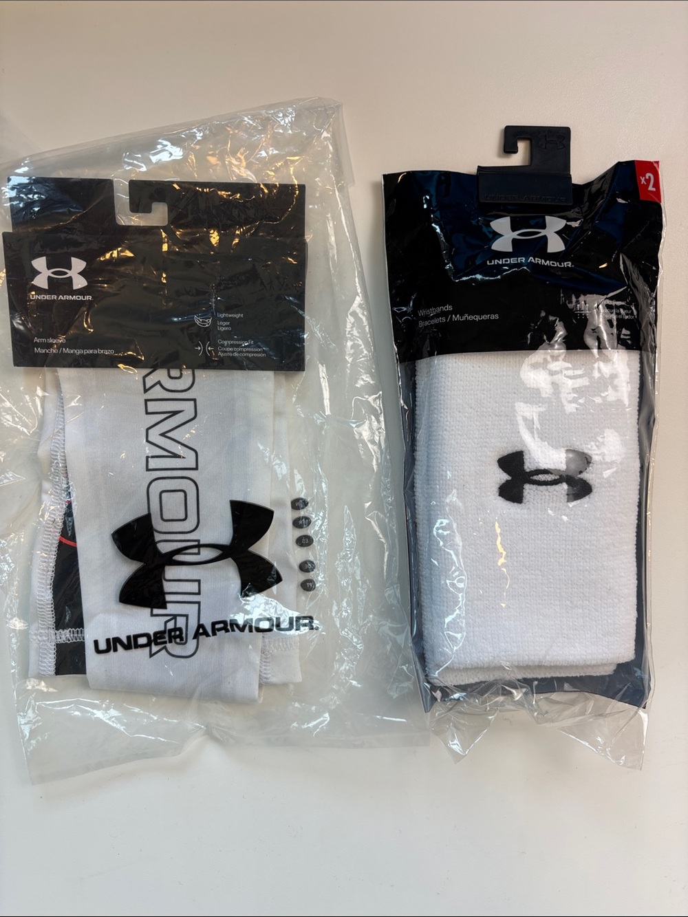 NEW Under Armour Arm Sleeve & Wristbands White Unisex S/M Compression Bundle